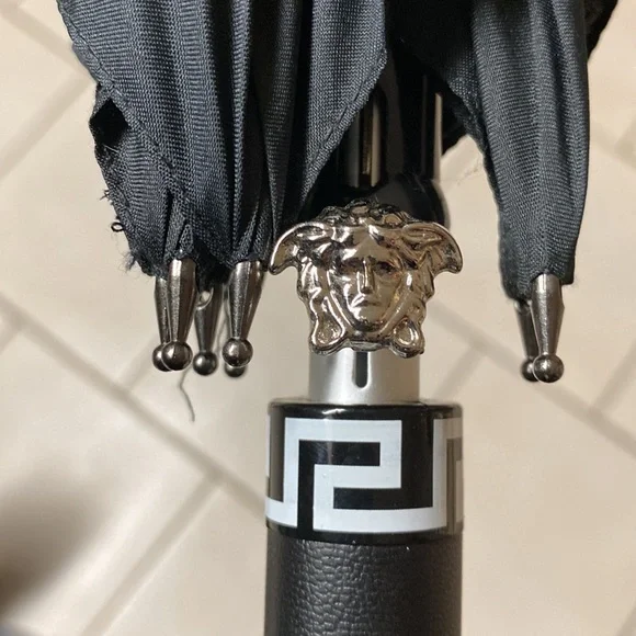 Versace umbrella - Picture 2 of 4